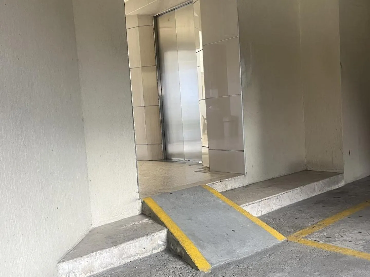 Cartagena Beach Front Apartment 0*,  Colombia